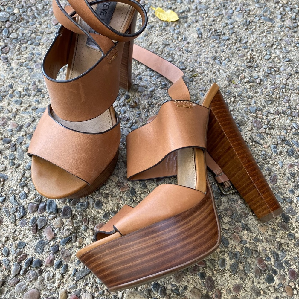 Brown leather Steve Madden Heels